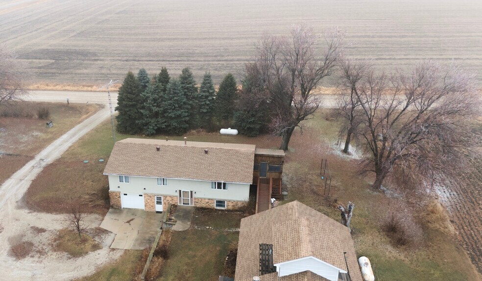 More Photos Of 17069 400th St, Leland Contractor Storage Yard For Sale