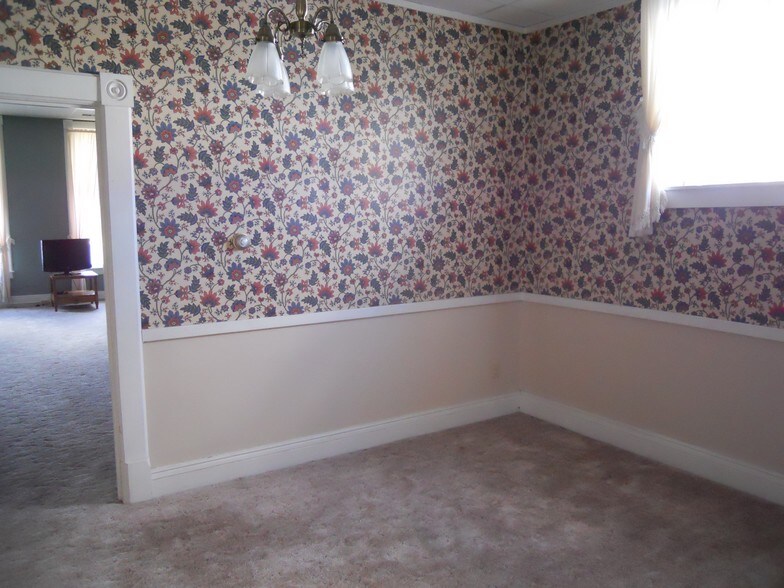 More Photos Of 115 S Main St, Vassar Office Residential For Lease