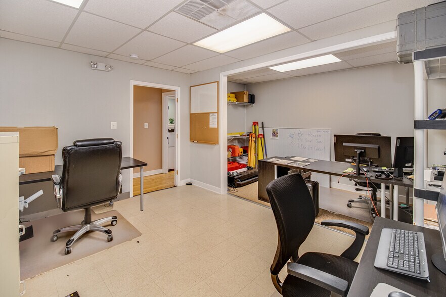 More Photos Of 419 Chatham Square Office Park, Fredericksburg Office For Lease