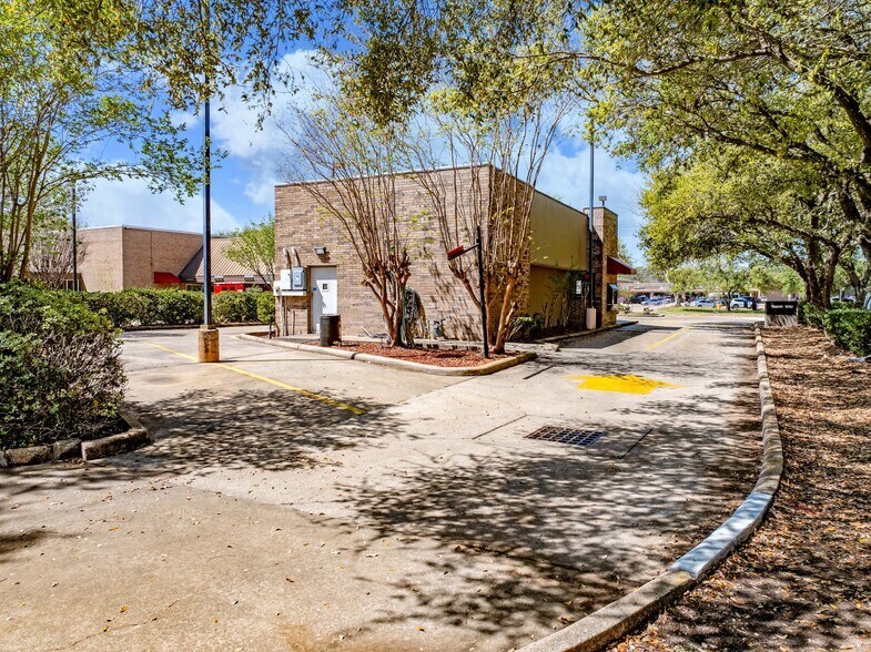 More Photos Of 1020 Eldridge Rd, Sugar Land Restaurant For Sale