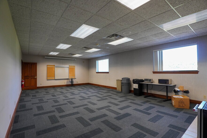 More Photos Of 179 Fairfield Ave, Dayton Office For Sale