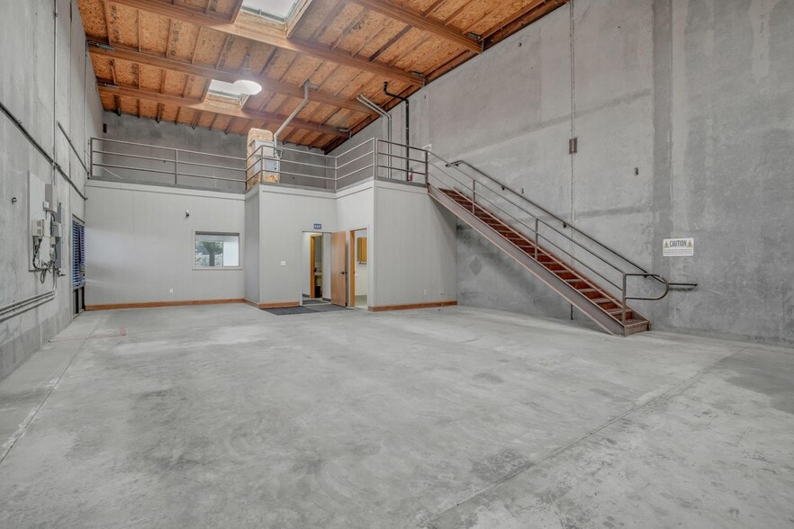 More Photos Of 1275 Venture Ln, Turlock Warehouse For Lease