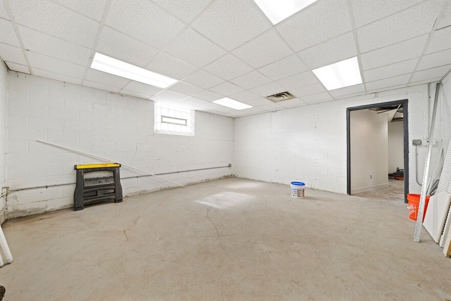 More Photos Of 4651 W 130th St, Cleveland Warehouse For Sale