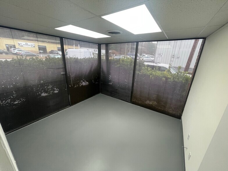 More Photos Of 1930 Airport Industrial Park Dr, Marietta Distribution For Lease