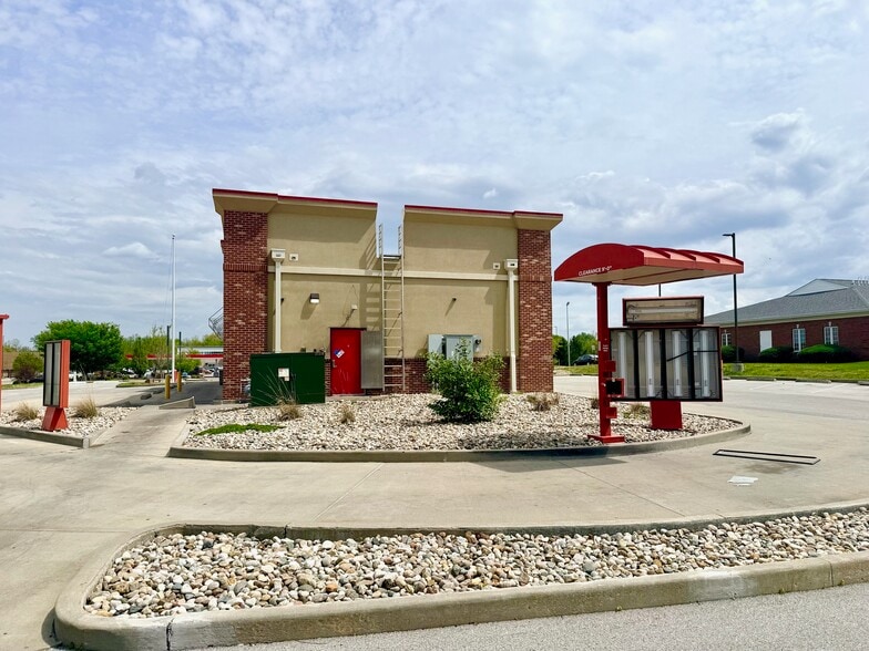 More Photos Of 500 N Giant City Rd, Carbondale Fast Food For Lease