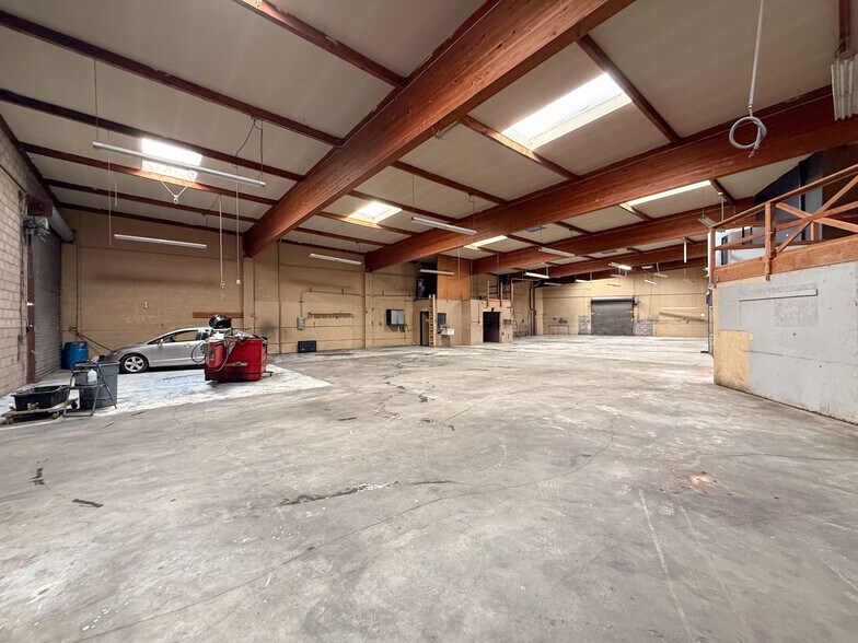 More Photos Of 301 Barneveld Ave, San Francisco Warehouse For Sale