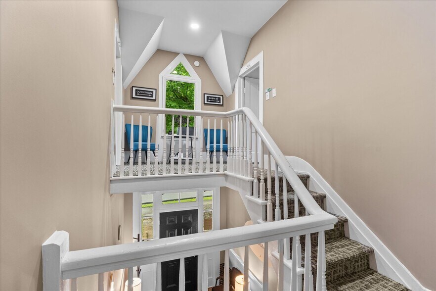 More Photos Of 306 N Thornton Ave, Dalton Office For Sale