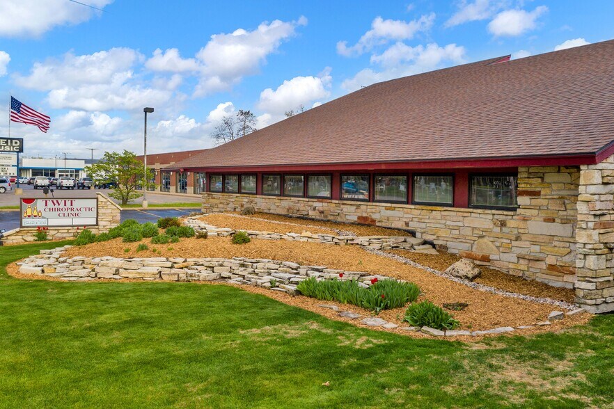 More Photos Of 3125 Main St, Stevens Point Office For Sale