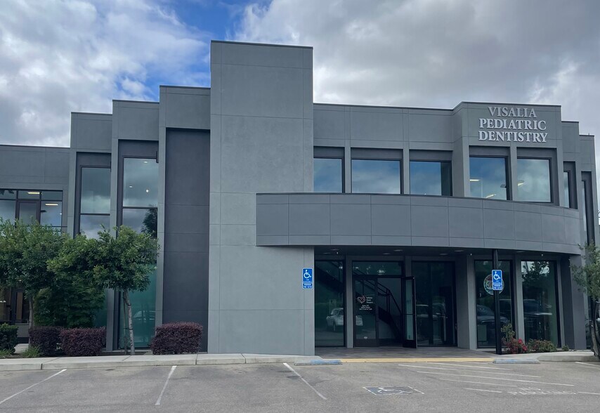 Primary Photo Of 500 S Chinowth Rd, Visalia Office For Lease