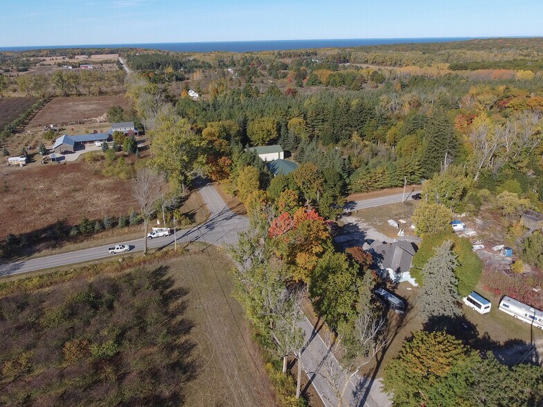 More Photos Of 5052 Reynolds Rd, Sturgeon Bay Flex For Sale