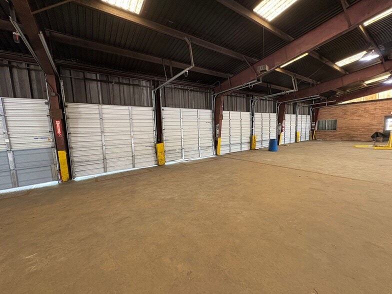 More Photos Of 2650 Western Ave, Knoxville Truck Terminal For Sale