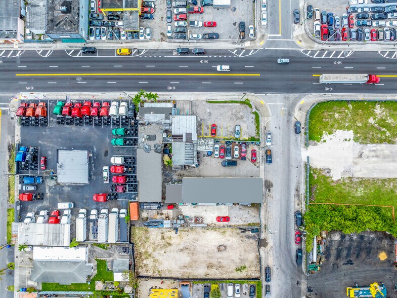 More Photos Of 2395 NW 36th St, Miami Service For Lease