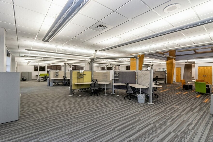 More Photos Of 2834 Northgate Dr, Iowa City Office For Lease