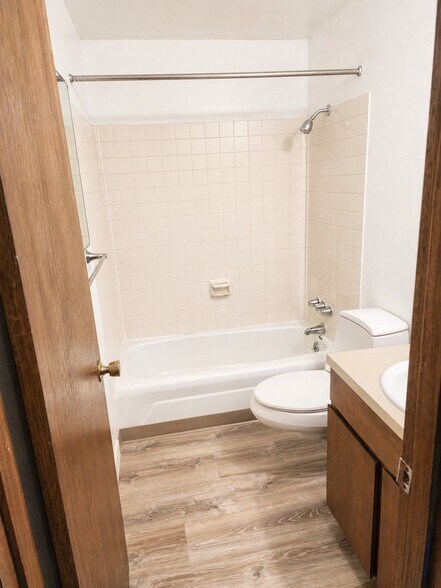 More Photos Of 702 L St, Hoquiam Apartments For Sale