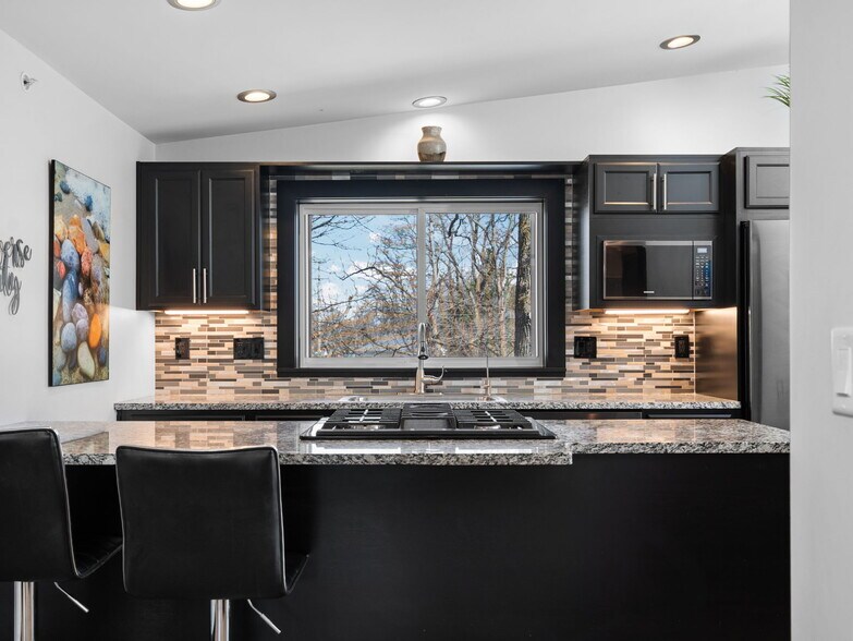 More Photos Of 1323 Cass St, Traverse City Flex For Sale
