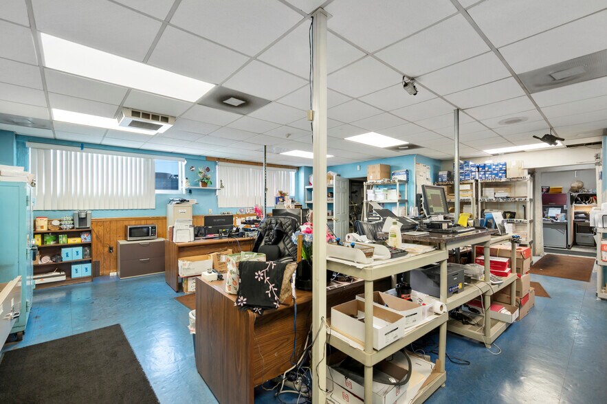 More Photos Of 1905 Brentwood Rd NE, Washington Warehouse For Lease