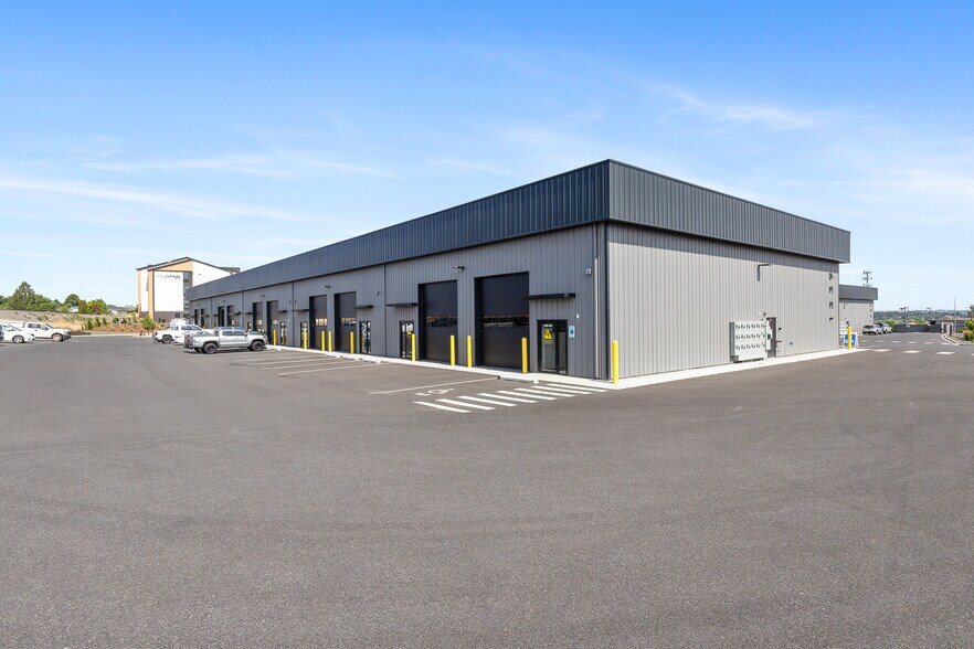 More Photos Of 1333 Tapteal Dr, Richland Warehouse For Lease