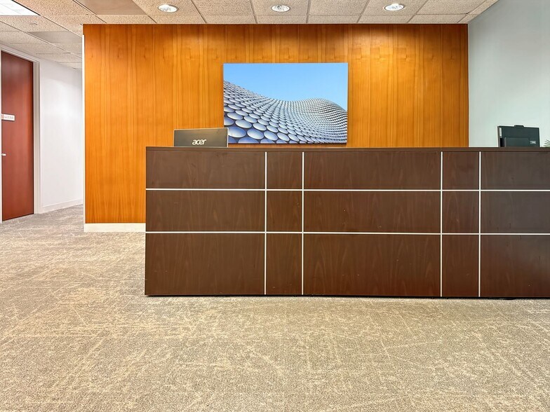 More Photos Of 8201 Peters Rd, Plantation Coworking Space