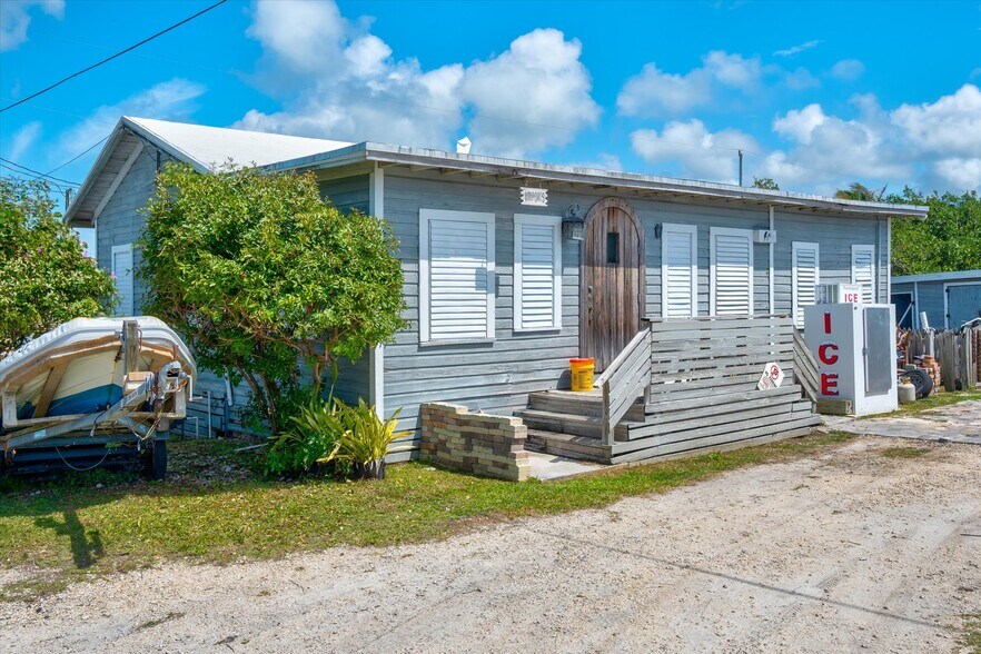 More Photos Of 24931 Overseas Hwy, Summerland Key Restaurant For Lease