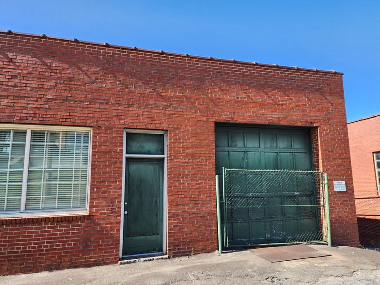 More Photos Of 414 Brookstown Ave, Winston-Salem Warehouse For Sale