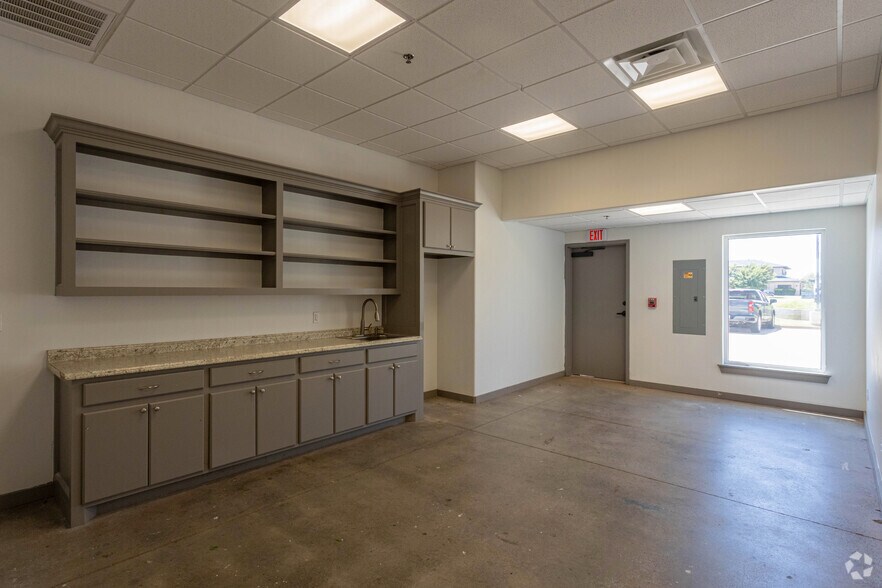 More Photos Of 480 24th Ave NW, Norman General Retail For Sale