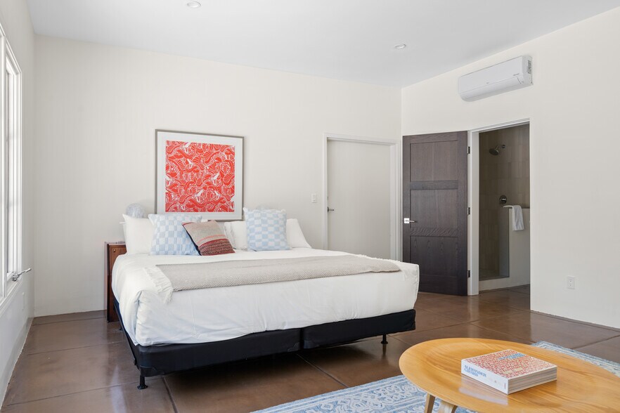 More Photos Of 310 Johnson St, Santa Fe Specialty For Sale