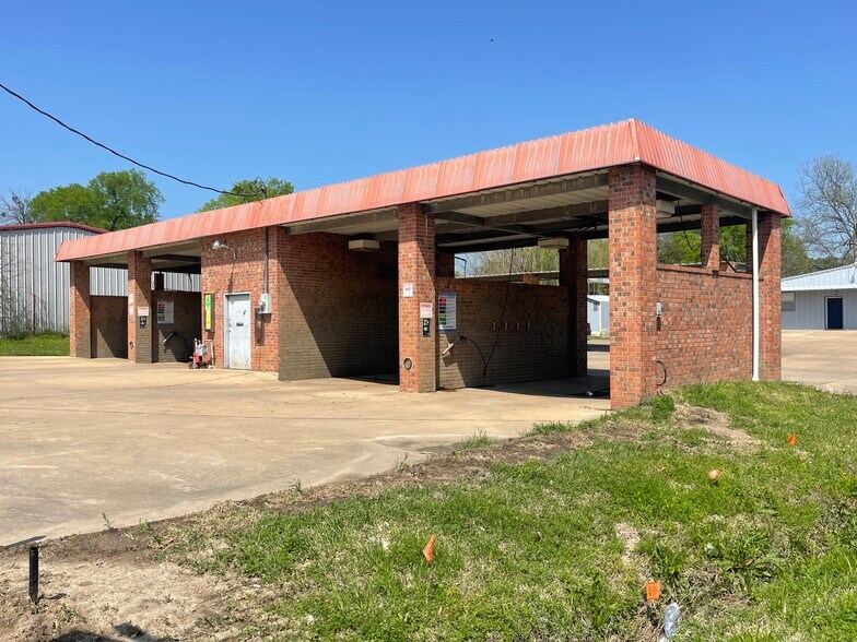 More Photos Of 931 E Dallas Ave, Cooper Self Storage For Sale