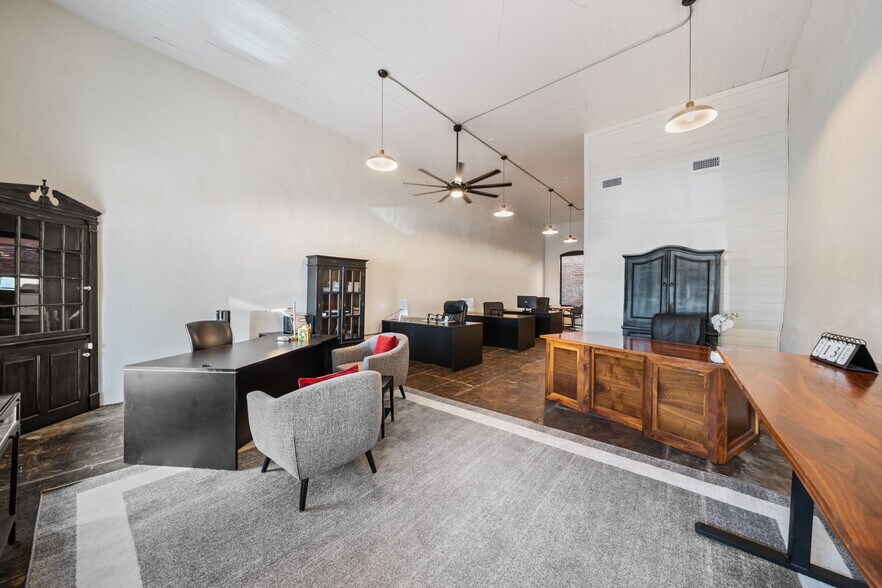 More Photos Of 1116 Austin St, Hempstead Storefront Retail Office For Sale