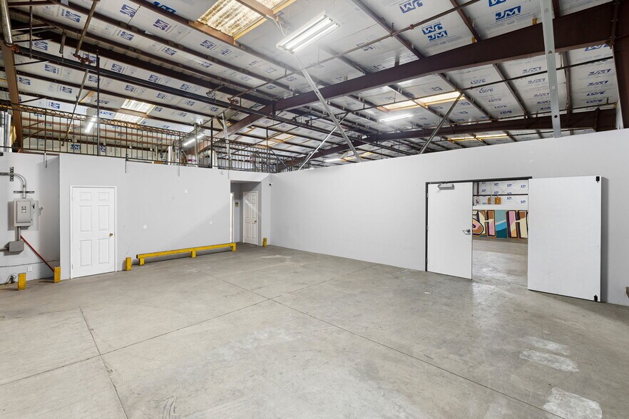 More Photos Of 13410 Waco St, Baldwin Park Manufacturing For Lease