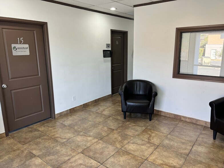 More Photos Of 220 Thunderbird Dr, El Paso Coworking Space