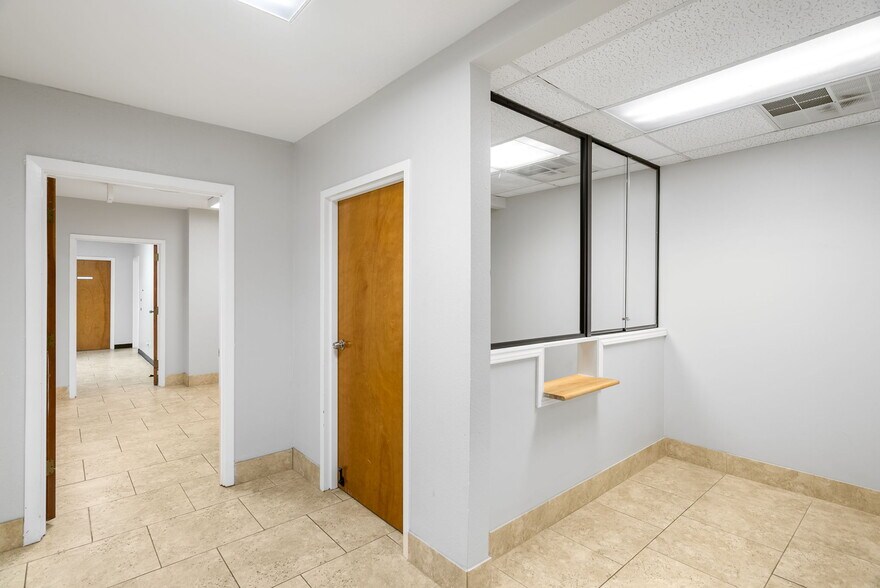 More Photos Of 9502 Computer Dr, San Antonio Medical For Sale