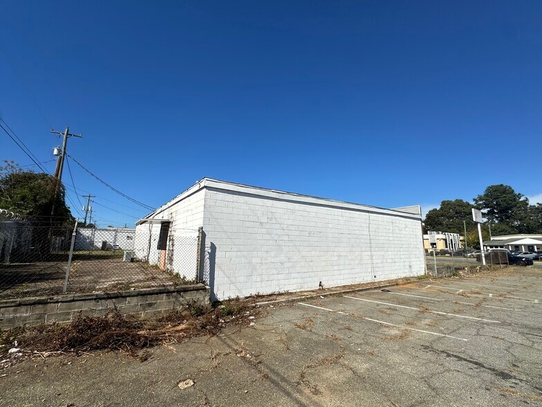 More Photos Of 1237 Watson Blvd, Warner Robins Warehouse For Sale