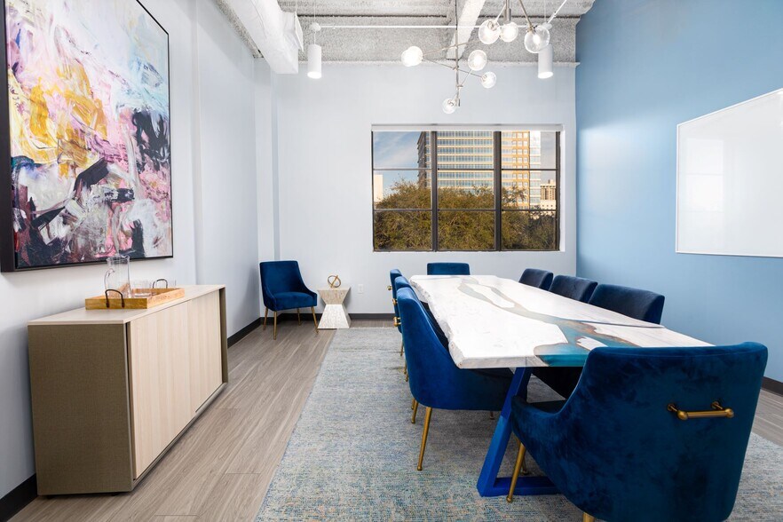 More Photos Of 136 4th St N, Saint Petersburg Coworking Space