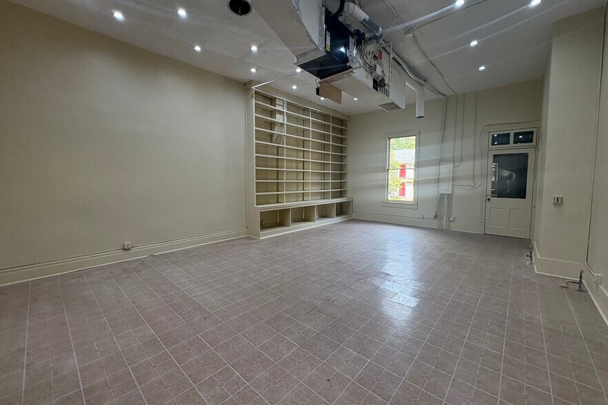 More Photos Of 313 E Main St, Wilmore Storefront For Lease