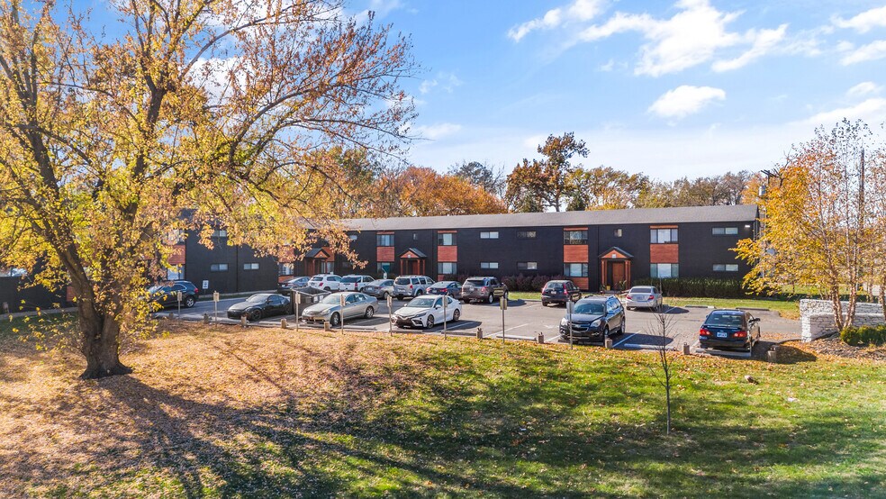 More Photos Of 341 E Loula St, Olathe Apartments For Sale