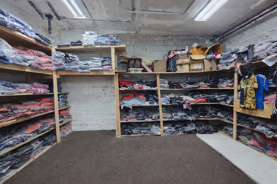 More Photos Of , Flushing Unknown For Sale