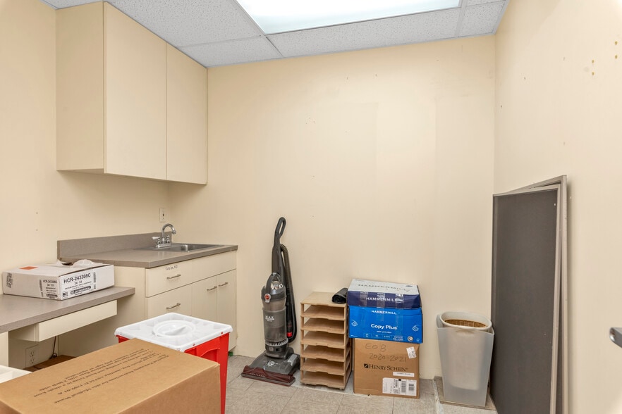 More Photos Of 13347 Sanford Ave, Flushing Apartments For Sale