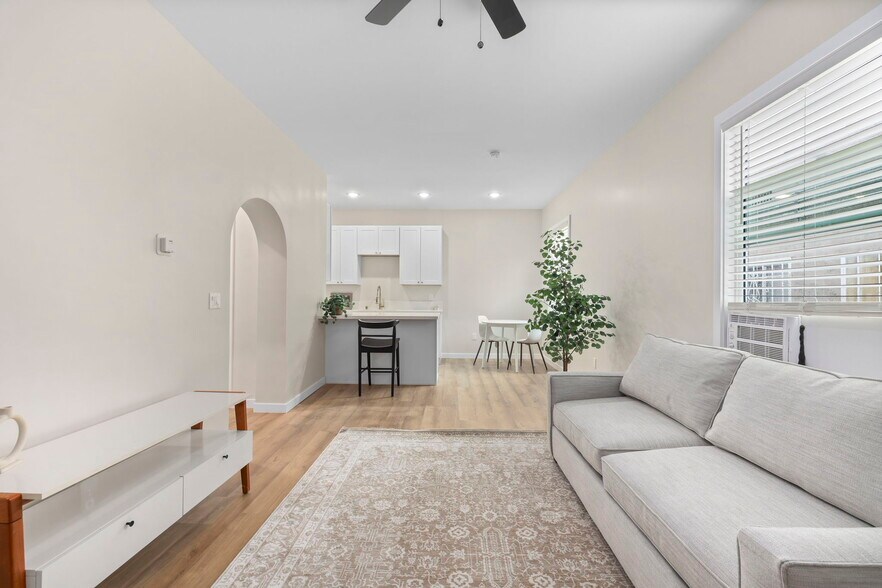 More Photos Of 1827 E 4th St, Long Beach Apartments For Sale