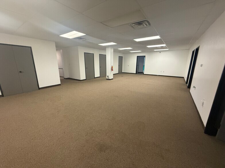 More Photos Of 2005 Tile Factory Rd, Palestine Manufacturing For Lease