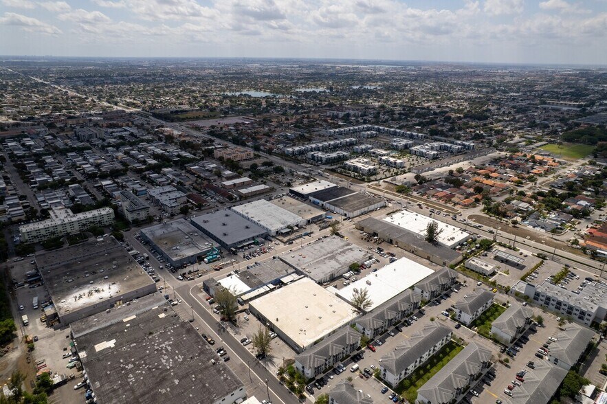 More Photos Of 7620 W 2nd Ct, Hialeah Warehouse For Sale