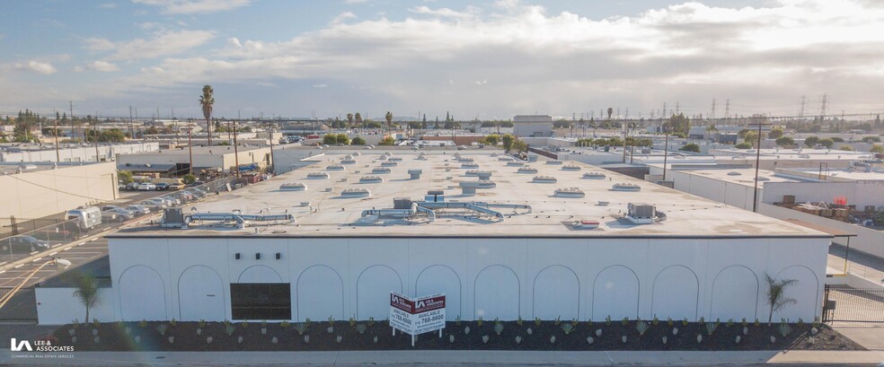 More Photos Of 7300 Somerset Blvd, Paramount Distribution For Lease