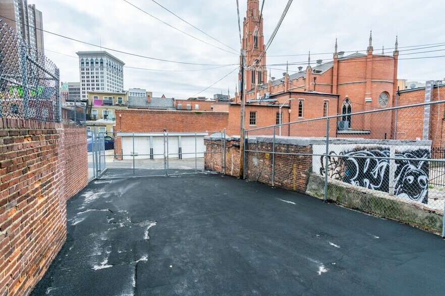 More Photos Of 115 W Mulberry St, Baltimore Office Residential For Sale