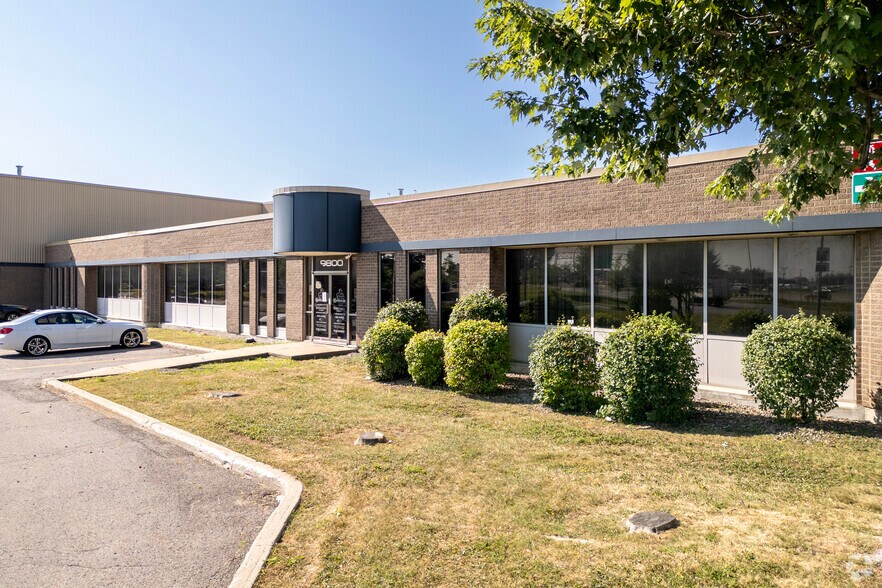 Primary Photo Of 9800 Rte Transcanadienne, Montréal Warehouse For Lease