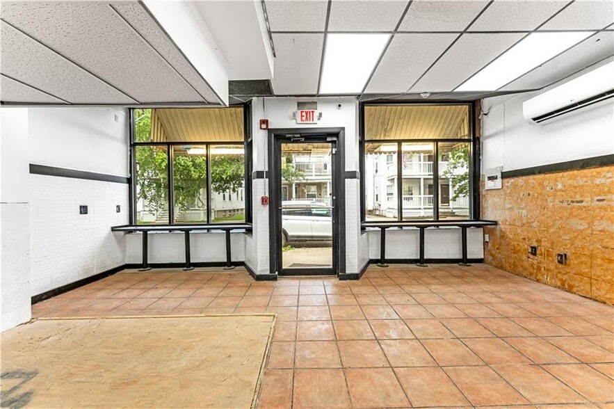 More Photos Of 228 Oakland Ave, Providence Restaurant For Lease