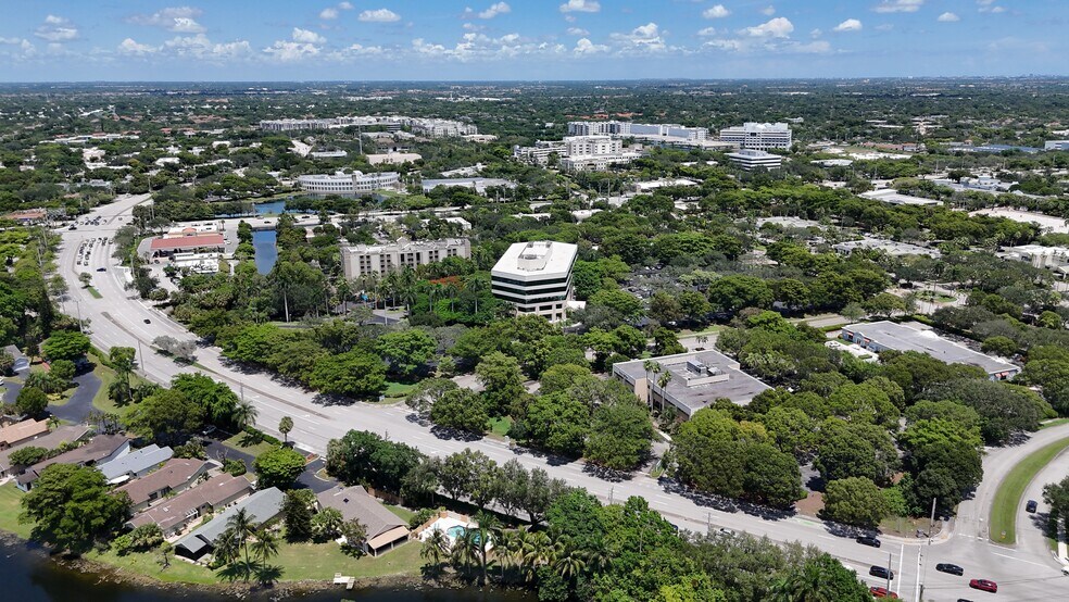 More Photos Of 150 S Pine Island Rd, Plantation Office For Lease