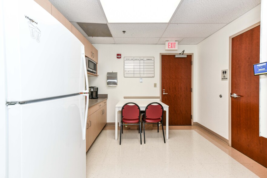 More Photos Of 1860 Town Center Dr, Reston Medical For Sale