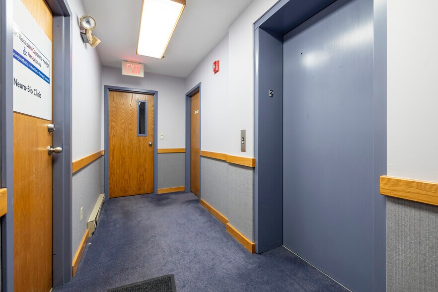 More Photos Of 898 Ethan Allen Hwy, Ridgefield Medical For Sale