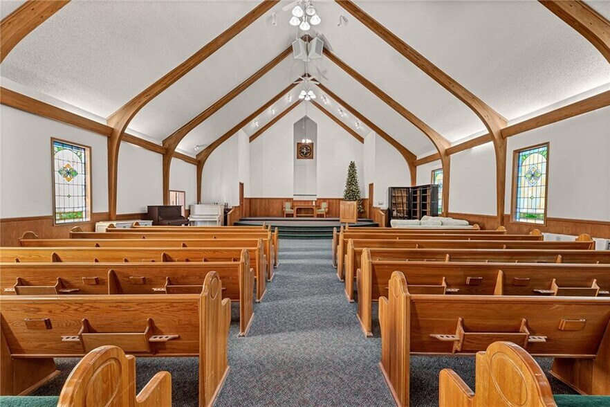 More Photos Of 510 E Madison Ave, Berryville Religious Facility For Sale