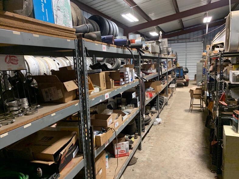 More Photos Of 15844 State Highway 31 W, Tyler Truck Terminal For Lease