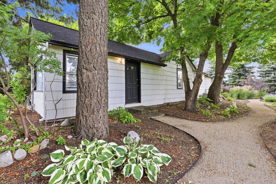More Photos Of 9493 N Government Way, Hayden Office For Sale
